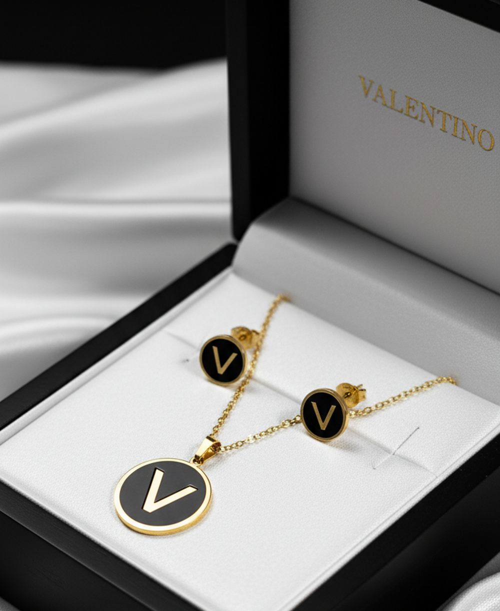Gehnay Black V Pendant Set