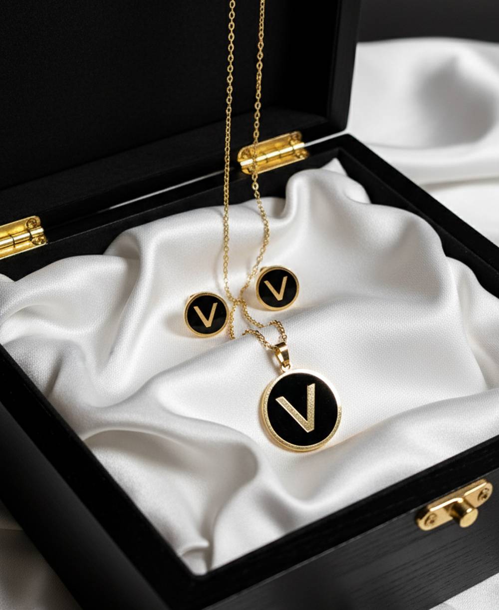 v-shape-pendant