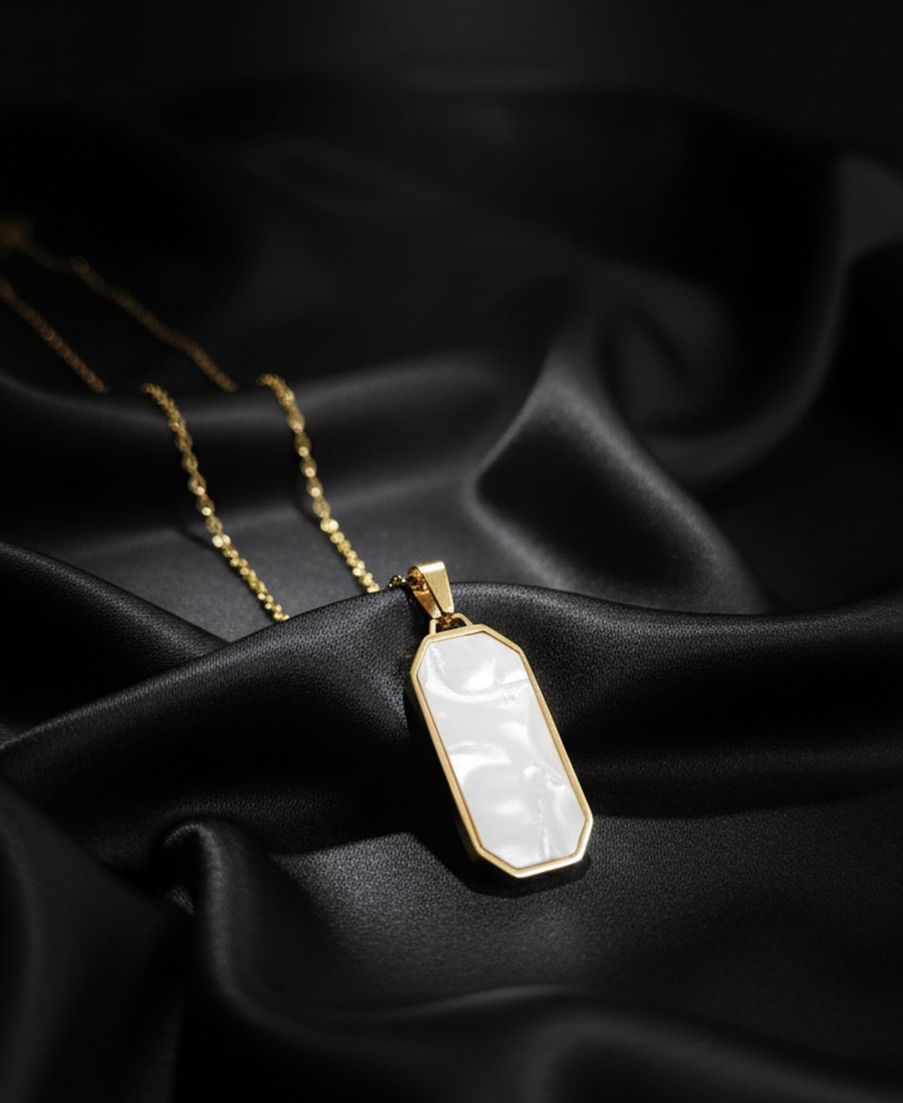 whiteOctagonPendantNecklace